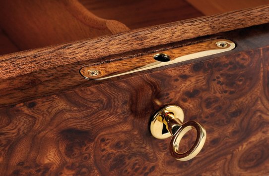 HUMIDORS FEATURES